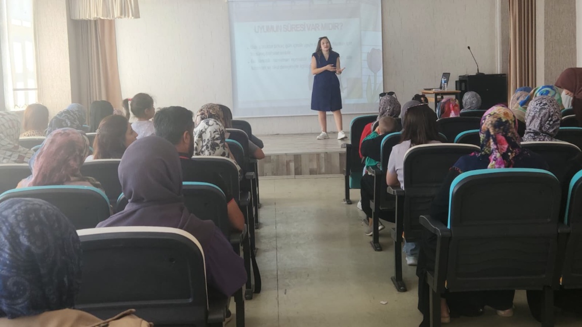 OKULA UYUM BİLGİLENDİRME KONFERANSI